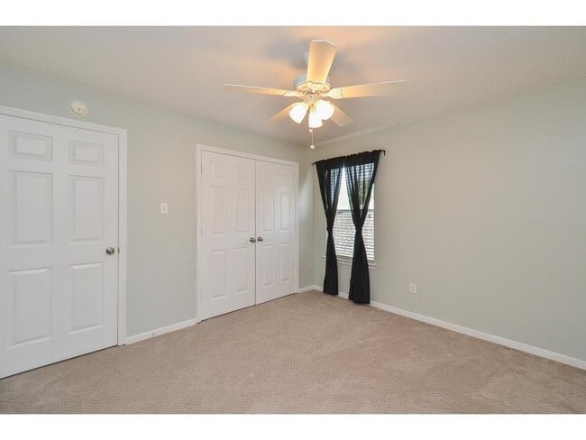 Building Photo - 6111 Dove Fern Ct