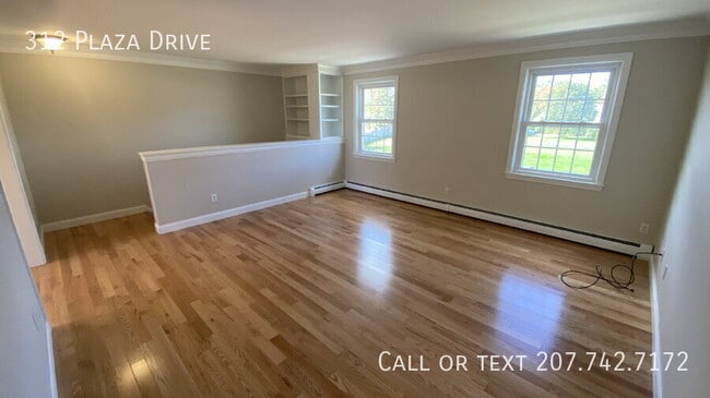 Building Photo - 312 Plaza Dr