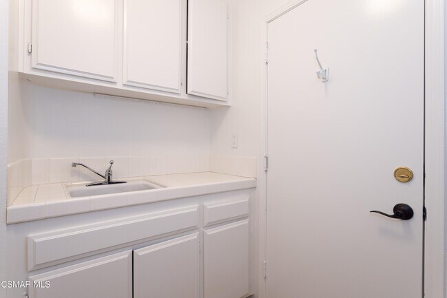 Building Photo - 12057 Falcon Crest Way