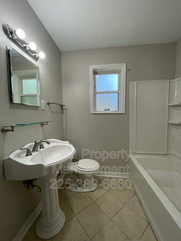 Building Photo - 5974 Byron Ave