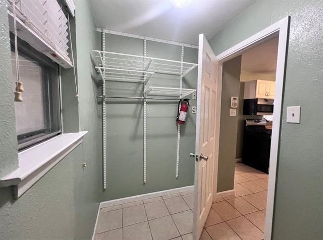 Building Photo - 201 Lester St