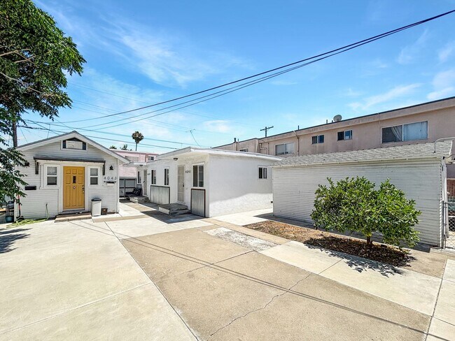 Building Photo - Gorgeous 1B/1BA Upgraded Duplex in City He...