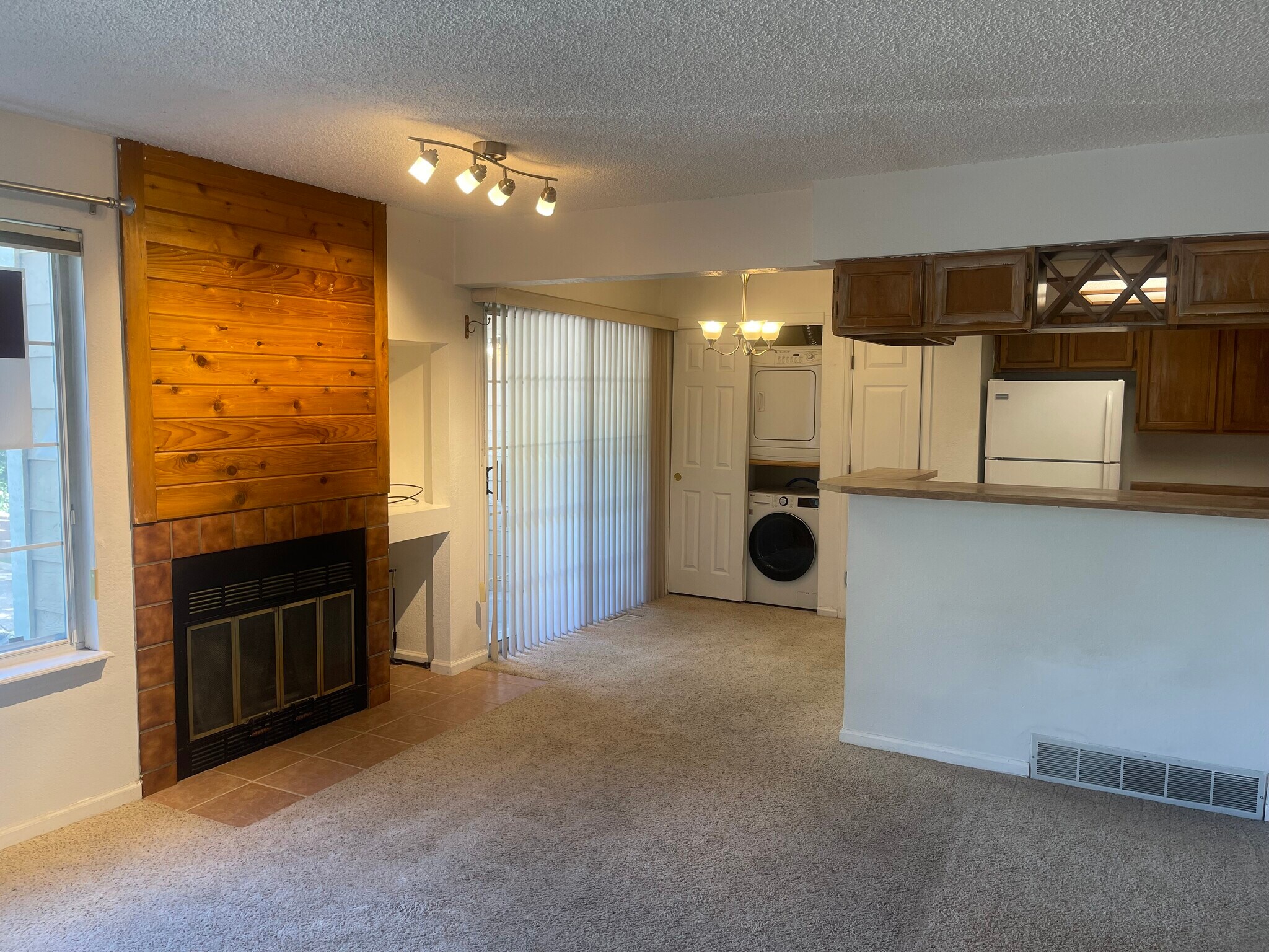 Building Photo - 6036 Gunbarrel Ave