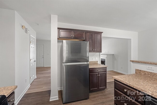 Building Photo - 5628 Henderson Oaks Dr