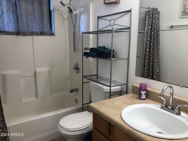 Building Photo - 2015 S Granada Dr