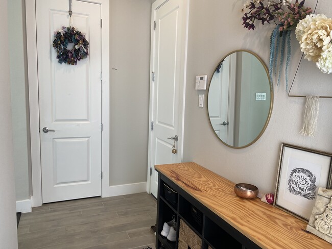 Building Photo - 2413 Chapman St