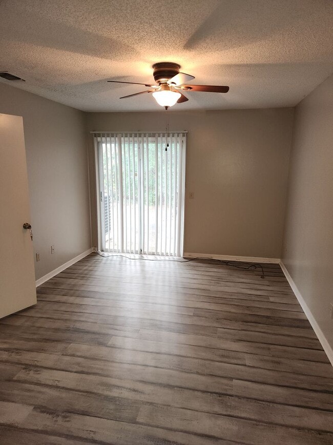 Building Photo - Charming 3-1.5 Duplex Near SunRail – Maitland