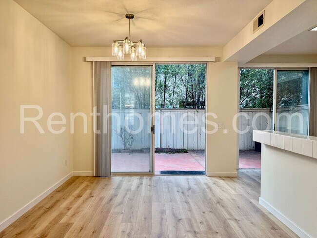 Building Photo - 12710 Via Nieve