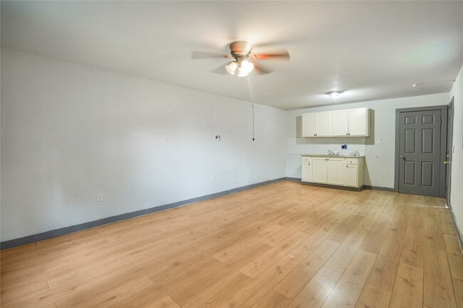 Building Photo - 5313 Firnat St