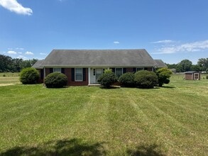 Building Photo - Quiet 2BR Duplex Living Near Old Hickory Lake