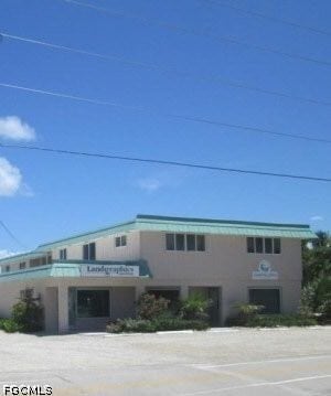Building Photo - 2414 Palm Ridge Rd
