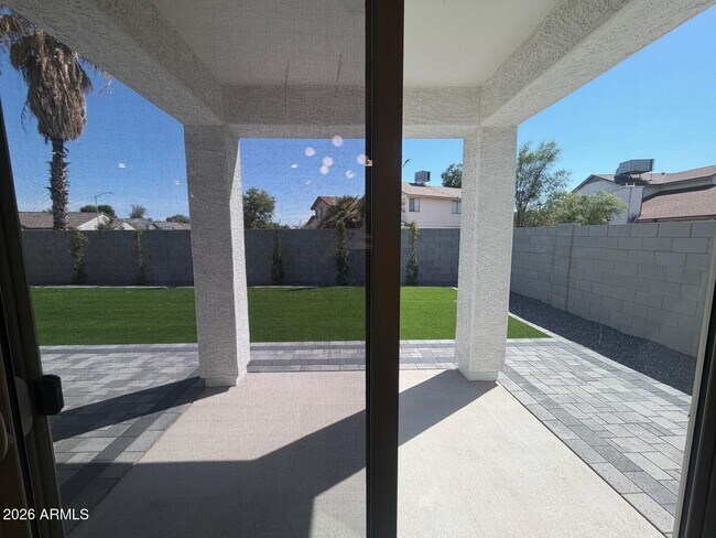 Building Photo - 4422 N 100th Dr