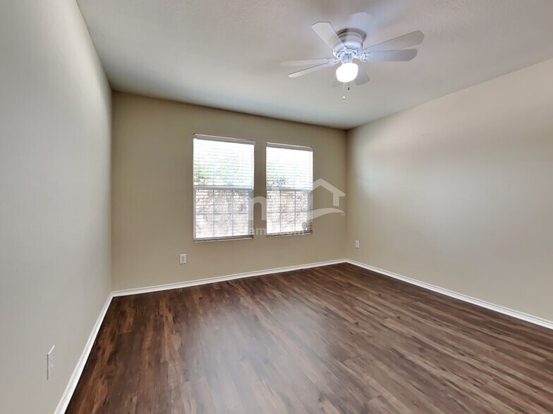 Building Photo - 1913 J Cheshier Rd