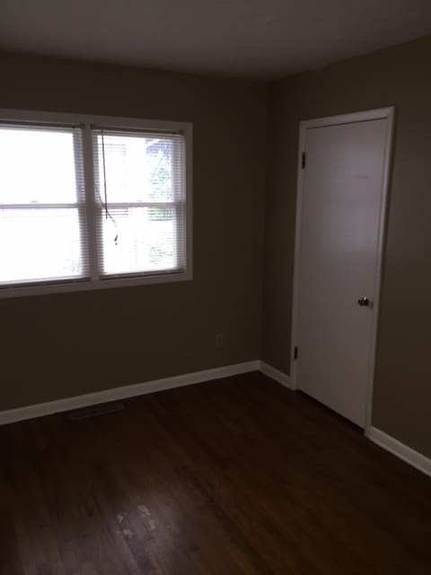 Building Photo - 2036 S Fairway Ave