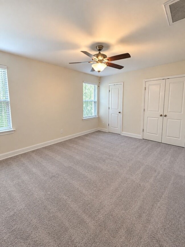 Building Photo - 7775 Montview Rd