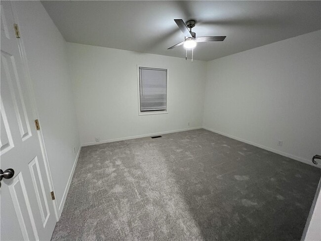 Building Photo - 1607 Mayflower Rd