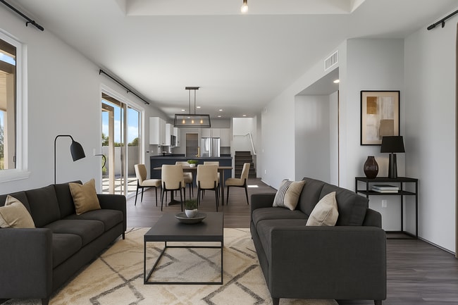 Primary Photo - Bright 4-Bedroom Pet-Friendly Golf-Course ...
