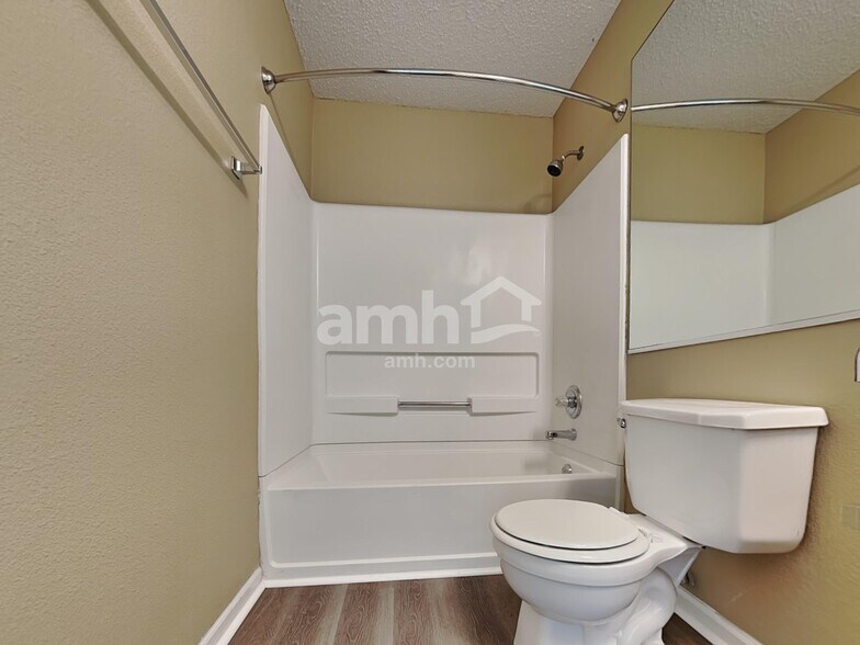 Building Photo - 1721 Blue Lake Dr