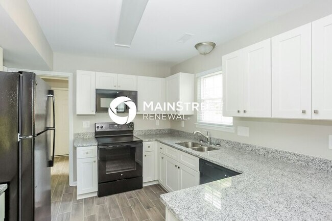Building Photo - 3 Bedroom Pet-Friendly Home in CHARLOTTE, ...