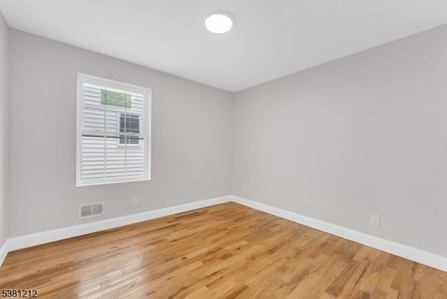Building Photo - 138 Milford Ave