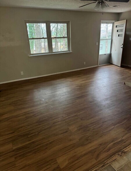 Building Photo - 524 Cedar Cir