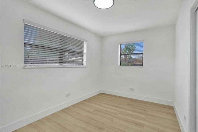 Building Photo - 1960 SW 68th Way