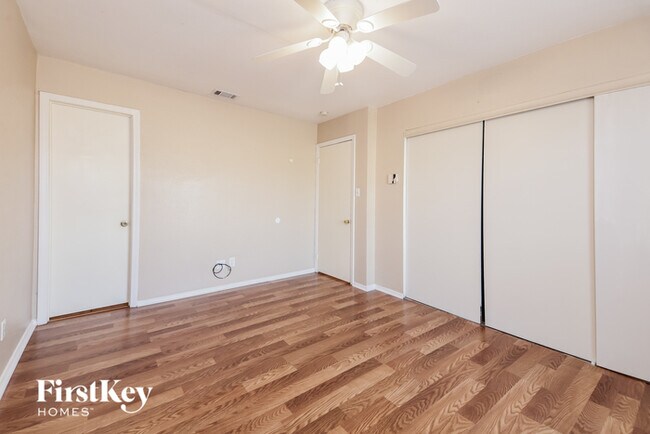 Building Photo - 4614 Horizon Dr