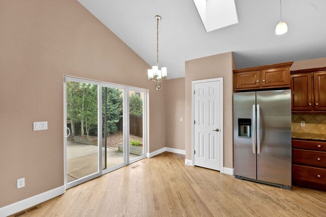 Building Photo - Beautiful home with 5 bedrooms, 3 1/2 bathrooms, 3-car garage available now!