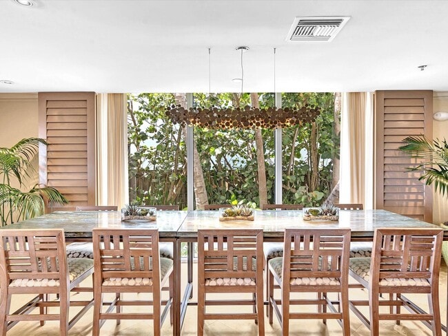Building Photo - 3720 S Ocean Blvd