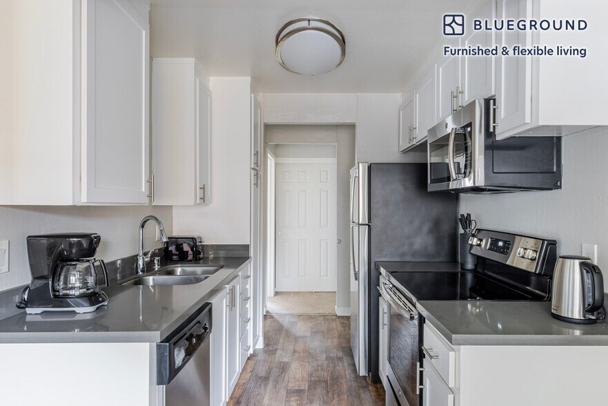 Building Photo - 202 Calvert Dr