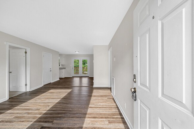 Building Photo - 712 Green Valley Ct
