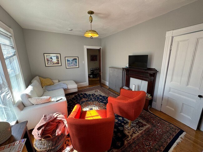 Building Photo - 211-213 Holland Street