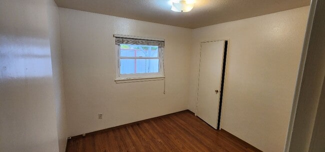 Building Photo - Updated Fair Oaks Beauty!