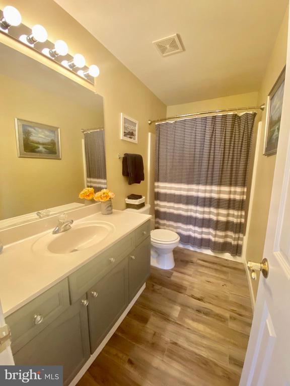 Building Photo - 64 Tavern Rd