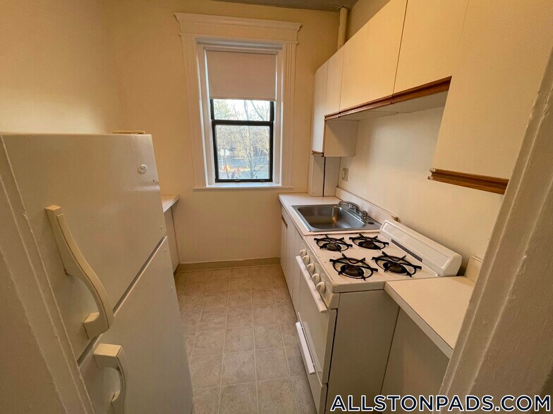 Building Photo - 1156 Commonwealth Ave
