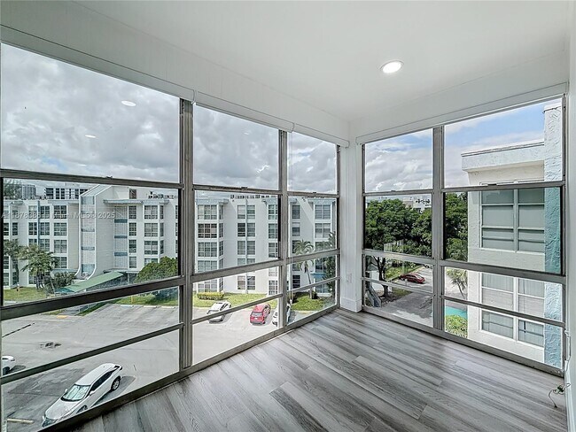 Building Photo - 17620 Atlantic Blvd