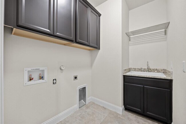 Building Photo - 3508 De Torres Cir
