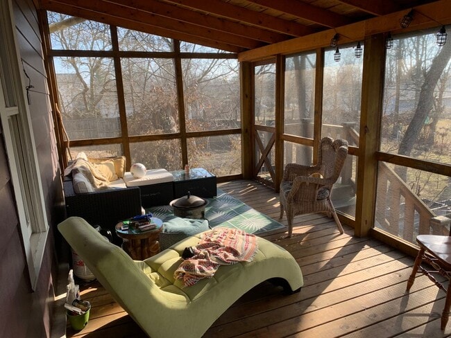 Building Photo - Spacious 3 bed/3 bath Home near Switchyard Park!