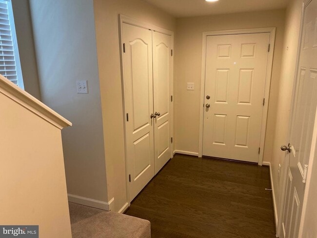 Building Photo - 37 Cecily Way