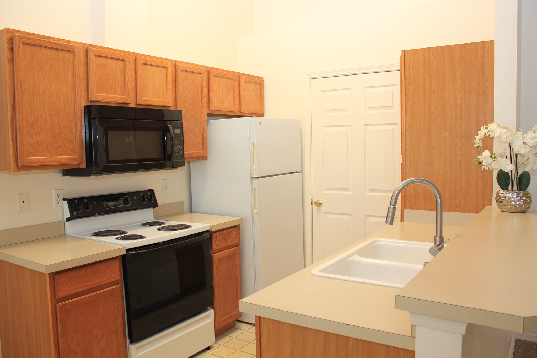 Counter & Storage Space - 7626 W Opohonga Ln