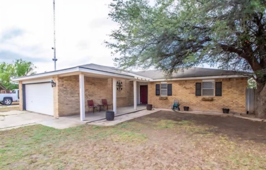 Building Photo - 2322 77th St