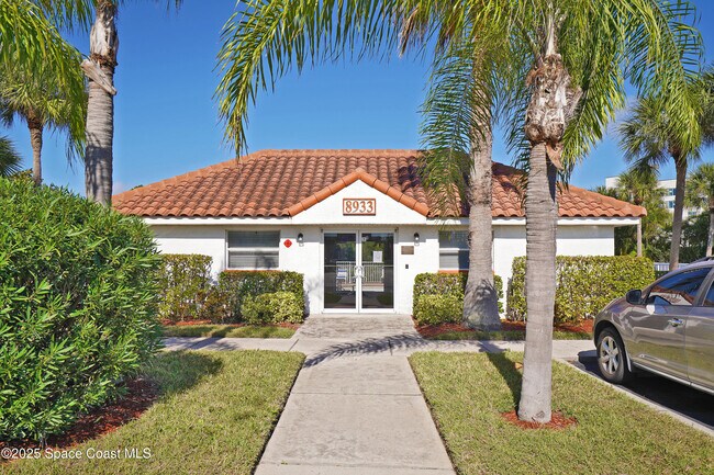 Building Photo - 8922 Laguna Ln