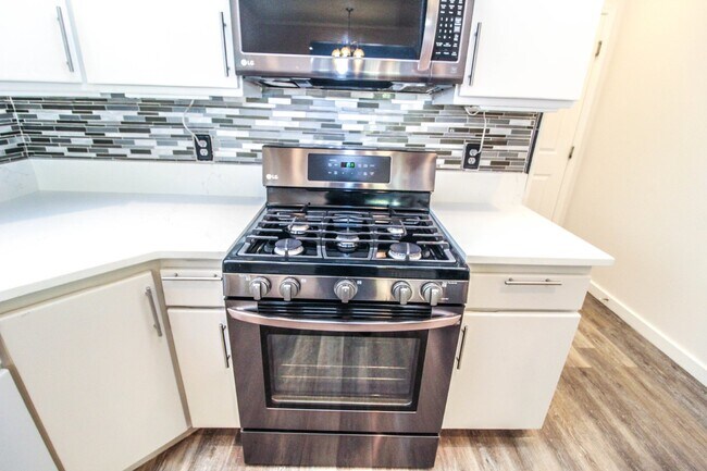 Building Photo - COMING SOON! Beautiful and modern two stor...