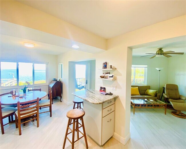 Building Photo - 1515 Pinellas Bayway S