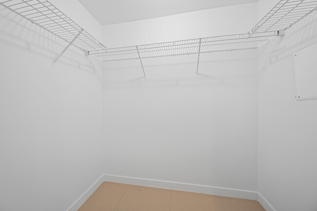 Building Photo - 300 S Biscayne Blvd