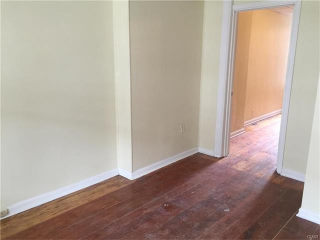 Building Photo - 739 N 5th St