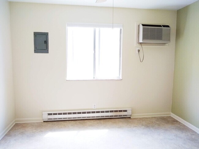 Building Photo - FAIRVIEW - AVAILABLE JULY 2024