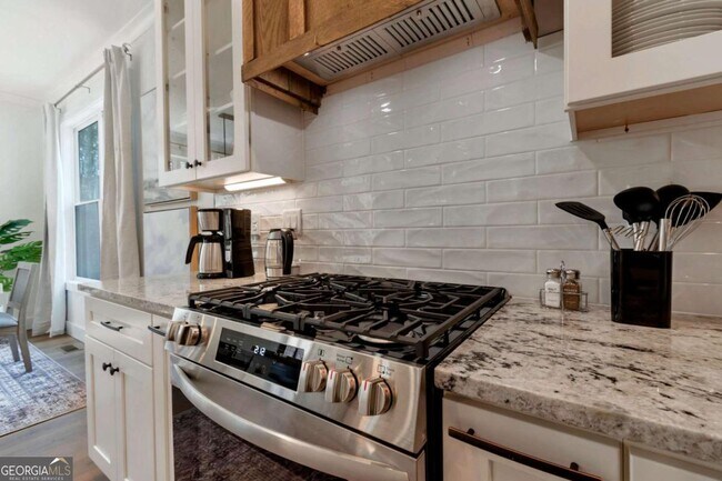 Building Photo - 629 Butterworth Rd