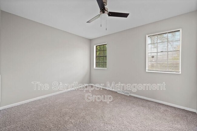 Building Photo - 28 Crosscreek Dr