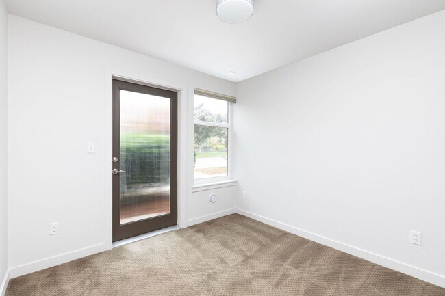 Building Photo - Contemporary 3 Bedroom Ballard Townhome in Prime Location